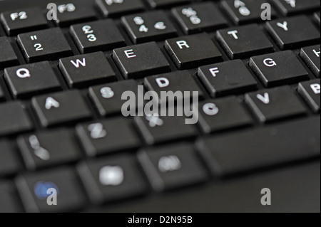 Nahaufnahme einer Computer-Tastatur mit dem Fokus auf der QWERTY-Tasten Stockfoto