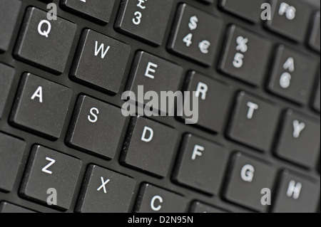 Nahaufnahme einer Computer-Tastatur mit dem Fokus auf der QWERTY-Tasten Stockfoto