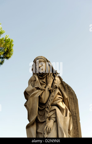 Rom. Italien. Die Skulptur Statue der Heiligen Katharina von Siena in der Nähe von Castel Sant'Angelo. Stockfoto