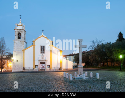 Die Lumiar Paroquial-Kirche wurde erbaut im Jahre 1276 in einem Gelände von König D. Afonso III, Lumiar, Lissabon, Portugal Stockfoto