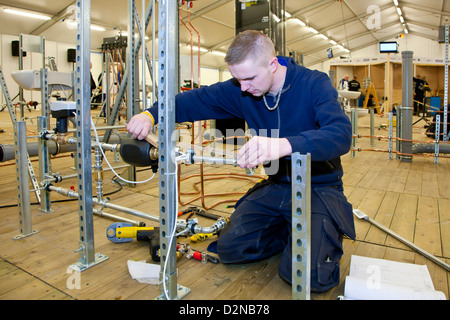 Arbeiten Heizung und Sanitär-Techniker Stockfoto