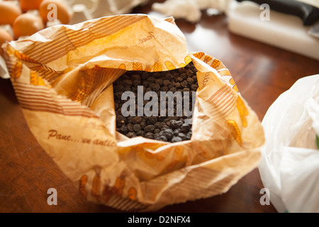 Schwarze Kichererbsen in beliebte Rezepte aus der Region Apulien in Süditalien gefunden. Stockfoto