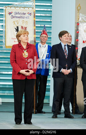 Berlin, Deutschland. 29. Januar 2013. Bundeskanzlerin Angela Merkel empfing eine Delegation des deutschen Föderation des Karnevals mit Prinz Paare aus allen Staaten in der Kanzlei in Berlin. Bildnachweis: Reynaldo Chaib Paganelli / Alamy Live News Stockfoto