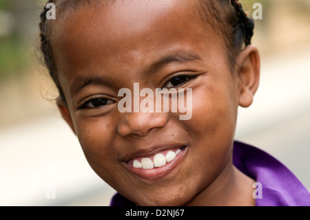 junges Mädchen in Fort Dauphin (Taolagnaro), Madagaskar Stockfoto