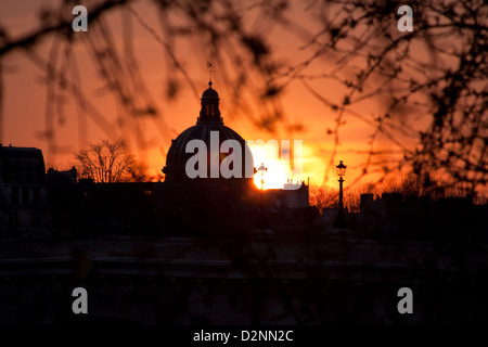 Sonnenuntergang in paris Stockfoto