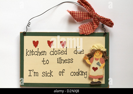 Küche geschlossen wegen Krankheit bin ich krank des Kochens Zeichen setzen auf weißem Hintergrund Stockfoto