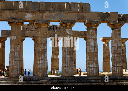 Selinunte Sizilien. Italien. Griechisch dorischen Tempel E das 460-450 v. Chr. datiert und widmet sich der griechischen Göttin Hera, die Gemahlin des Zeus. Stockfoto