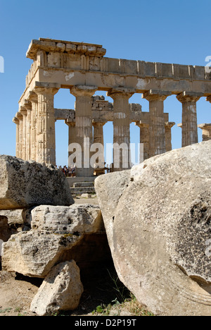 Selinunte Sizilien. Italien. Griechisch dorischen Tempel E das 460-450 v. Chr. datiert und widmet sich der griechischen Göttin Hera, die Gemahlin des Zeus. Stockfoto