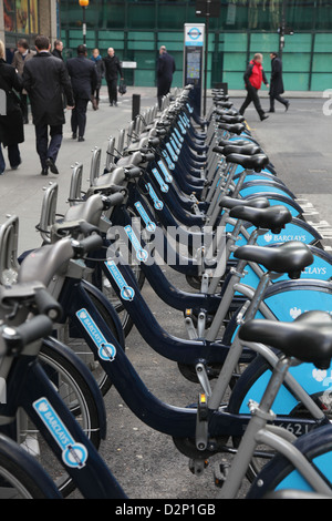 Fahrräder zu vermieten in London, Spitznamen "Boris Bikes" nach dem Londoner Bürgermeister oder Barclays Fahrräder nach dem sponsor Stockfoto