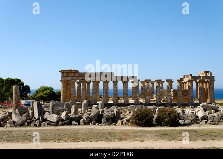 Selinunte Sizilien. Italien. Griechisch dorischen Tempel E das 460-450 v. Chr. datiert und widmet sich der griechischen Göttin Hera, die Gemahlin des Zeus. Stockfoto