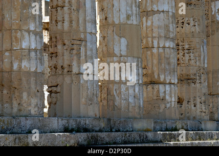 Selinunte. Sizilien. Italien. Blick auf die griechisch dorischen Säulen des 5. Jahrhunderts v. Chr. Tempel E, griechische Göttin Hera gewidmet. Stockfoto