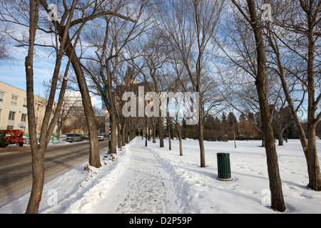 schneebedeckte Kiwanis Memorial Park Downtown Saskatoon Saskatchewan Kanada Stockfoto