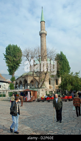 Die Gazi-husrev-Moschee beg in der Altstadt von baščaršija in Sarajevo. Stockfoto