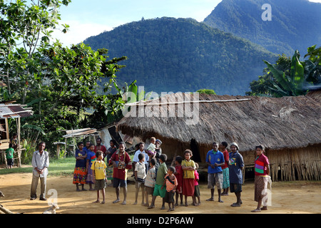 Dorfbewohner in Lamina im Hochland von Bereina Bezirk, Papua Neu Guinea Stockfoto