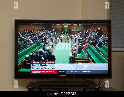 BBC Parlament TV-Kanal zeigt die Mitglieder / MP im Haus Stockfoto