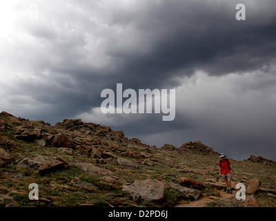 Familie Wandern Thunder Storm Rocky Mountain National Park Colorado Stockfoto