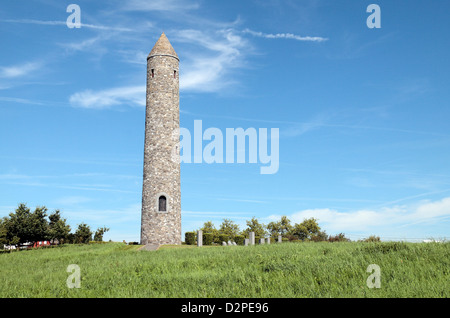 Der irische "Runde" Turm auf der irischen Insel Peace Park, Mesen, Belgien. Stockfoto