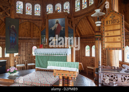 Interieur der Kirche St. Olaf in Balestrand, Norwegen entlang der Sognefjord, dem längsten Fjord in Norwegen. Stockfoto