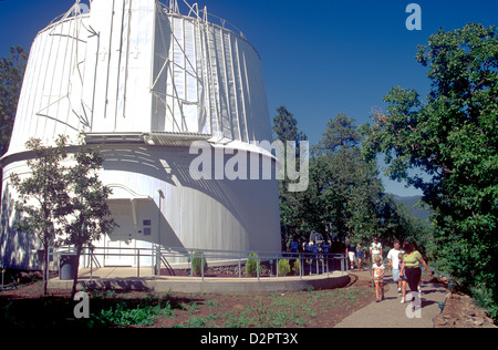 Die historische hölzerne Clark Dome/Teleskop am Lowell-Observatorium, Flagstaff, Arizona, USA. Stockfoto