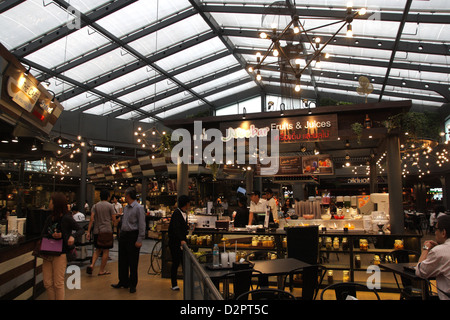 Food-Court im Siam Center Shopping Komplex, Bangkok, Thailand Stockfoto