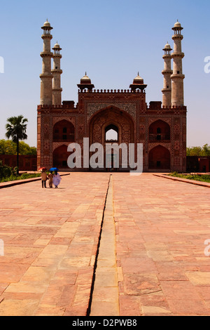 Fassade eines Mausoleums, Grab von Akbar dem großen, Sikandra, Agra, Uttar Pradesh, Indien Stockfoto