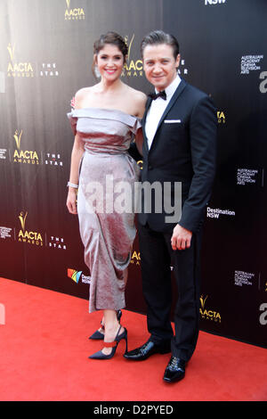 Sydney, Australien. 30. Januar 2013. Die 2nd Australian Academy Kino TV Kunst (AACTA) Awards fand in Sydney bei The Star. Vor der Preisverleihung ging Zeremonie Stars den roten Teppich. Sydney, Australien. 30 Januar 2013.Pictured ist Gemma Arterton und Jeremy Renner werden. Bildnachweis: Richard Milnes / Alamy Live News Stockfoto