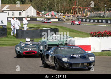 Historische Sport Rennwagen im Pfingsten Cup Rennen. Goodwood Revival meeting Stockfoto