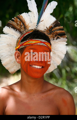 Porträt einer Pataxo indischen Mann an die Reserva Indigena da Jaqueira in der Nähe von Porto Seguro, Bahia, Brasilien, Südamerika Stockfoto