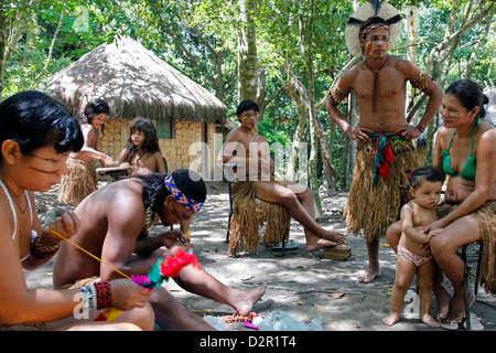 Pataxo indischen Menschen bei der Reserva Indigena da Jaqueira in der Nähe von Porto Seguro, Bahia, Brasilien, Südamerika Stockfoto