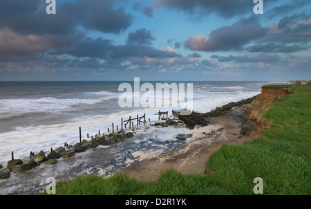 Die stark erodierte Norfolk Küste bei Happisburgh Stockfoto