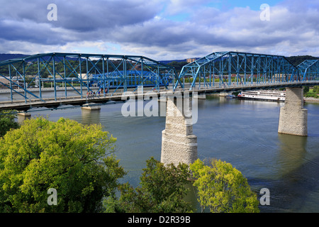 Walnut Street Fußgängerbrücke über den Tennessee River, Chattanooga, Tennessee, Vereinigte Staaten von Amerika, Nordamerika Stockfoto