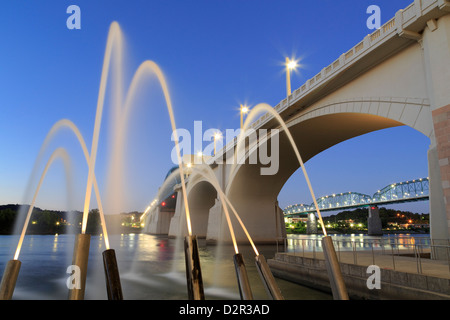 Ross Landung, Brunnen und Market Street Bridge, Chattanooga, Tennessee, Vereinigte Staaten von Amerika, Nordamerika Stockfoto