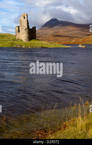 Ardvreck Castle und Loch Assynt, Sutherland, North West Highlands, Schottland, Vereinigtes Königreich, Europa Stockfoto