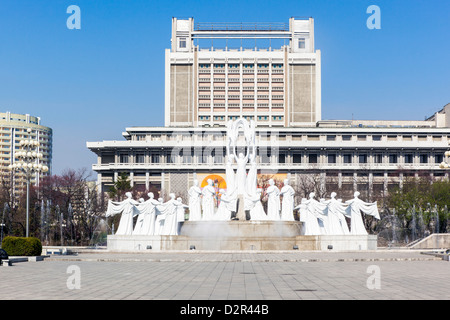 Mansudae Arts Theatre und Brunnen, Pjöngjang, Demokratische Volksrepublik Korea (DVRK), Nordkorea, Asien Stockfoto