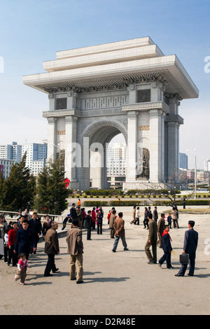 Triumphbogen, 3m höher als der Arc de Triomphe in Paris, Pyongyang, Nordkorea Stockfoto