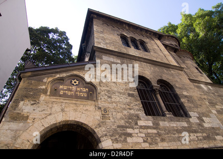 Klausen Synagoge auf dem alten jüdischen Friedhof Stockfoto