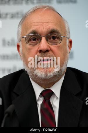 Rabbi Abraham Cooper besucht eine Pressekonferenz des Simon-Wiesenthal-Zentrum in Berlin, Deutschland, 31. Januar 2013. Die Menschenrechtsorganisation präsentiert seine Liste der schlimmsten anti-Semitic und Anti-israelischen Bögen im Jahr 2012. Foto: SVEN HOPPE Stockfoto