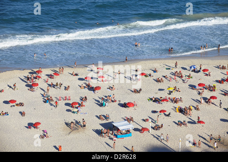 Blick auf Copacabana Beach, Rio De Janeiro, Brasilien, Südamerika Stockfoto