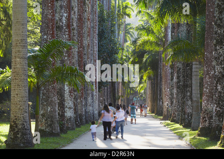 Menschen am Botanischen Garten (Jardim Botanico), Rio De Janeiro, Brasilien, Südamerika Stockfoto