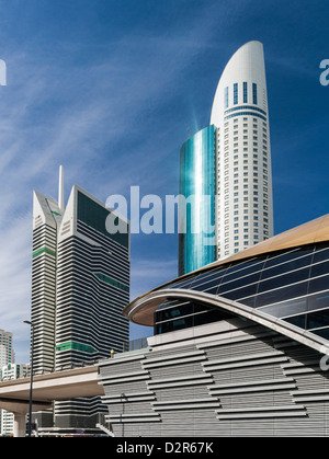 Das World Trade Center u-Bahnstation mit geschwungenen Dach, Dubai Stockfoto