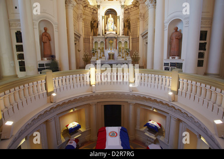 Gräber im Panteón de Los Heroes, Asuncion, Paraguay, Südamerika Stockfoto