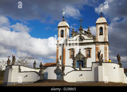 Wallfahrtskirche Bom Jesus de Matosinhos und Propheten Skulptur von Aleijadinho, Congonhas, Minas Gerais, Brasilien Stockfoto