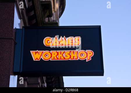 Die "Games Workshop" speichern Zeichen angebracht über dem Eingang in Dundee, Großbritannien Stockfoto