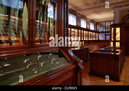 Italienische Handwerkskunst, Gravuren, Pistole, Beretta Schrotflinten, museum Stockfoto