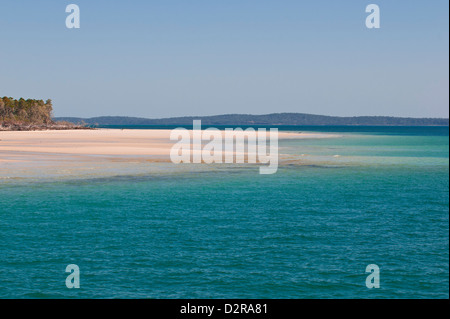 Einsamer Strand von Fraser Island, UNESCO-Weltkulturerbe, Queensland, Australien, Pazifik Stockfoto