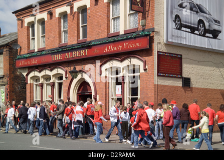 Fußball-Fans das Albert Pub Anfield Road Liverpool England Stockfoto