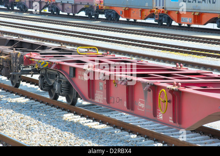 Container Wohnung Wagen für den Transport auf der Schiene Stockfoto