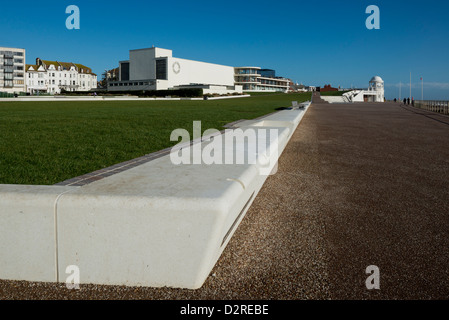 De La Warr Pavilion nach der Strandpromenade Regeneration Schema, Bexhill, East Sussex Stockfoto