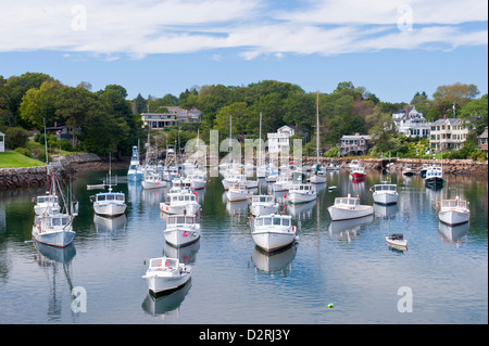 Angelboote/Fischerboote im Hafen von Perkins Cove, Ogunquit, Maine, USA. Stockfoto