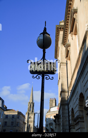 "Markets" Zeichen außerhalb der Guildhall Markthalle in Bath, Somerset, England Stockfoto